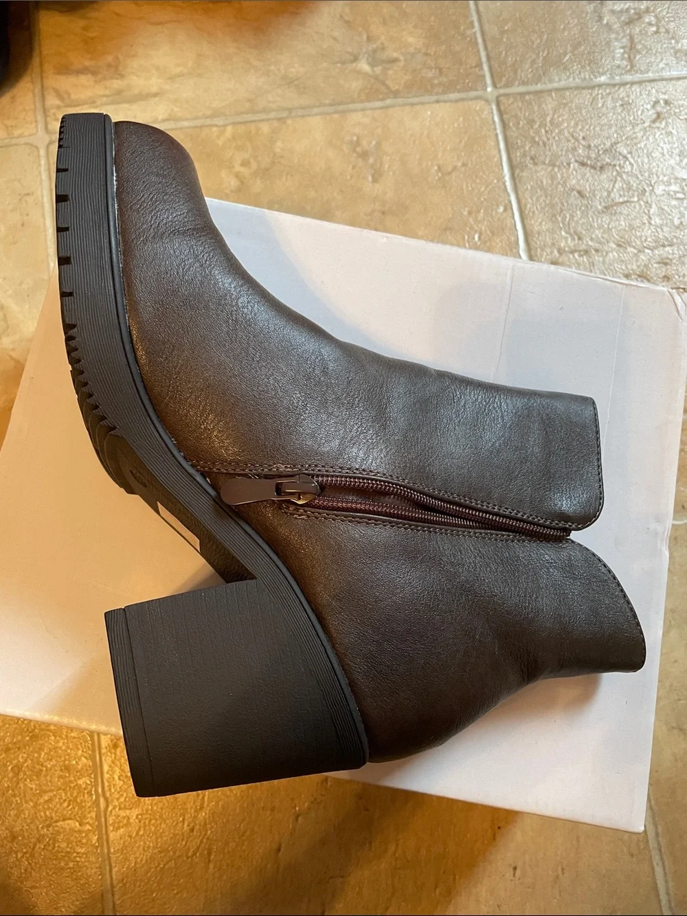 Dream Pairs sleek dark
